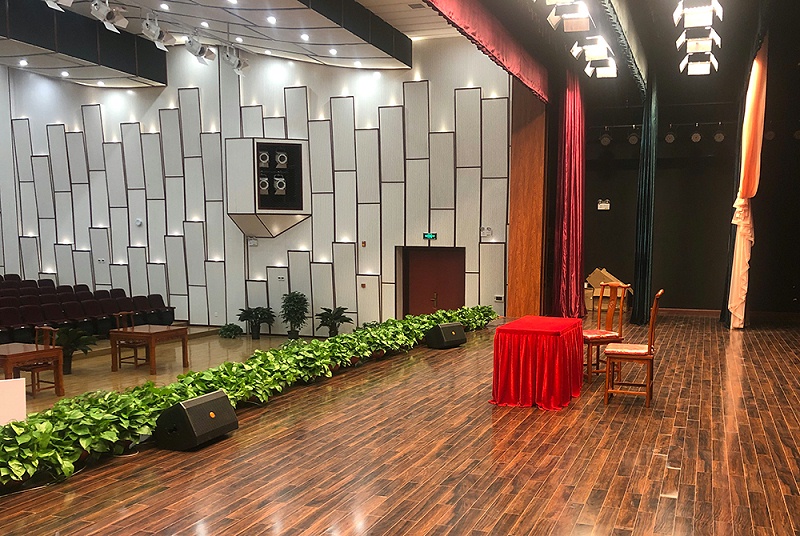 草莓视频官方网站设备在舞台演出中的运用分析