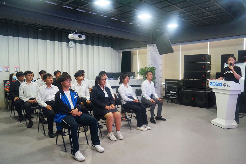 4校企合作 走进职场 协同育人丨欢迎北京市经贸高级技术学校师生来北京高校职场体验基地——ZOBO草莓APP下载安装参观学习